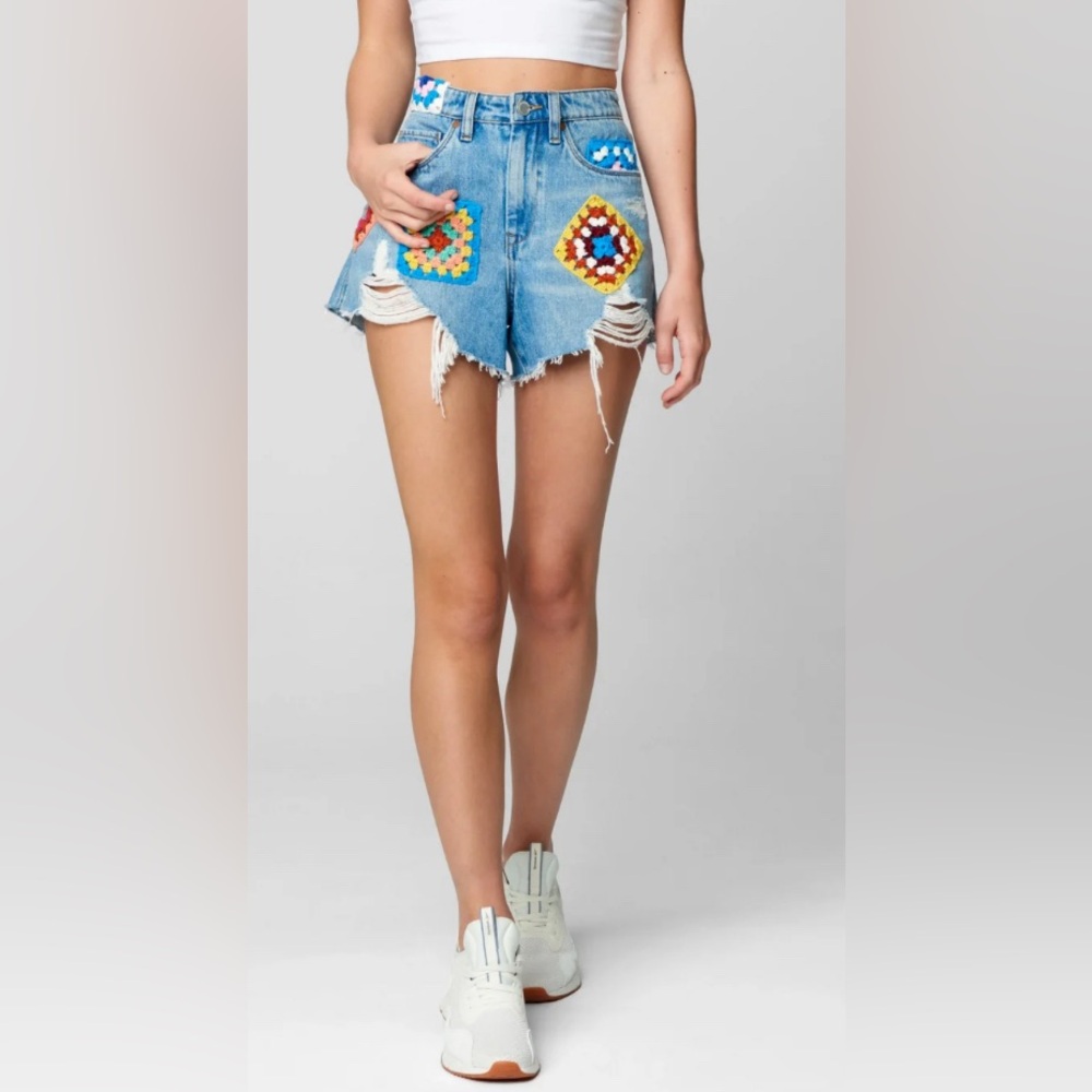 BLANK NYC  The Barrow Crochet Denim Short